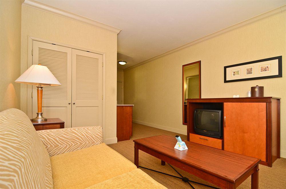 Best Western Plus All Suites Inn Santa Cruz Værelse billede